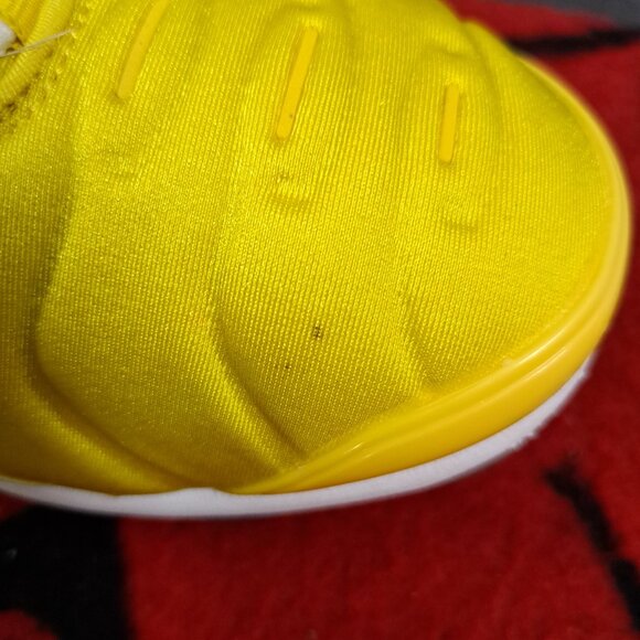 Size 8 Nike Air VaporMax Plus CU4907-700 Women Sneakers Yellow Running Shoes - Picture 11 of 14